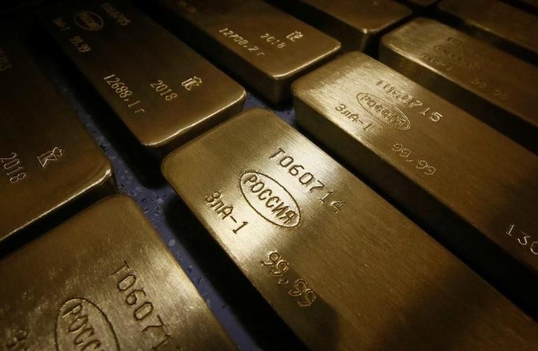 Những thỏi vàng nguyên chất 99,99% tại nhà máy kim loại màu Krastsvetmet ở thành phố Krasnoyarsk, Siberia, Nga tháng 11/2018 (Ảnh: Reuters).