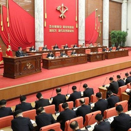 Chủ tịch Kim Jong-un chủ trì phiên họp toàn thể BCHTW đảng Lao động Triều Tiên (Ảnh: KCNA)