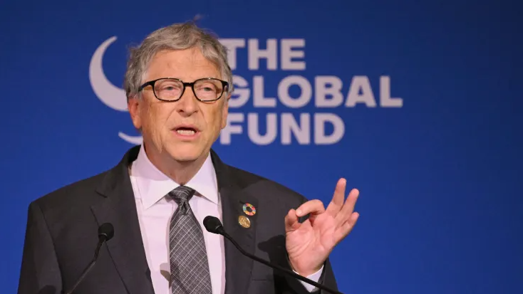 Tỉ phú Bill Gates, CEO của Microsoft, kể về bài học mà ông học được từ Warren Buffett (Ảnh: CNBC)