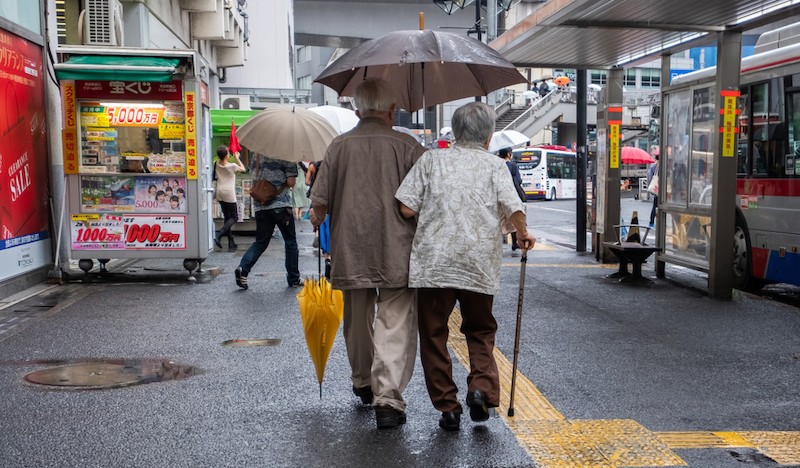 Nhật Bản đang đối diện với vấn đề già hóa dân số nghiêm trọng (Ảnh: Jakarta Post)