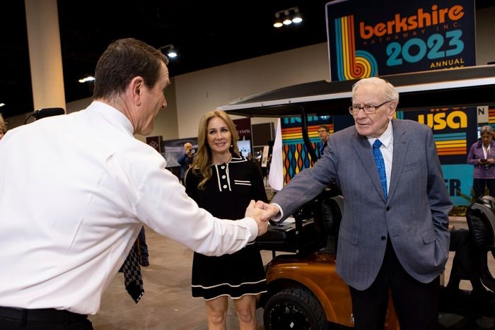 Tỉ phú Warren Buffett - Chủ tịch kiêm CEO Berkshire (Ảnh: AP)