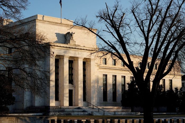 Biên bản cuộc họp của Fed cho thấy ngân hàng trung ương Mỹ có thể giữ lãi suất ổn định trong ít nhất là thời gian còn lại của năm (Ảnh: Reuters)