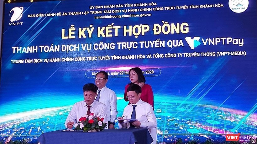 Lễ ký kết Hợp đồng cung cấp dịch vụ thanh toán qua VNPT Pay của tỉnh Khánh Hòa.