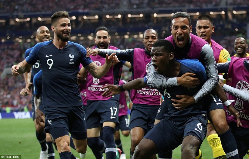 Niềm vui của các cầu thủ Pháp sau khi ghi bàn vào lưới Croatia.