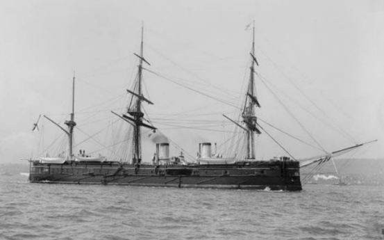 Con tàu Dmitrii Donskoi trước khi bị chìm.