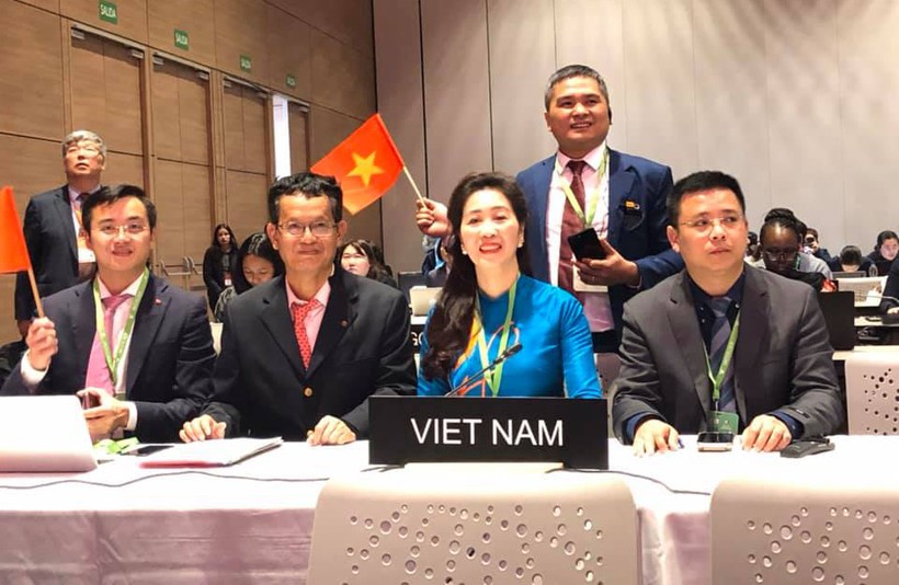Đoàn Việt Nam tại Phiên họp của Ủy ban Liên Chính phủ Công ước 2003 công bố ghi danh Di sản Thực hành Then của người Tày, Nùng, Thái  ở Việt Nam vào Danh sách Di sản văn hóa phi vật thể đại diện của nhân loại.
