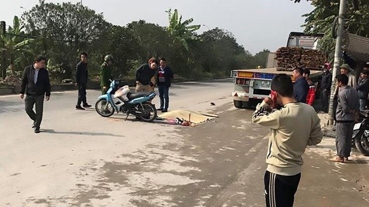Hiện trường vụ tai nạn giao thông khiến nam sinh Trường Đại học Y Hà Nội tử vong. Ảnh: Internet