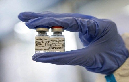 Vaccine mới được cấp phép của Nga (Ảnh: VGP) 