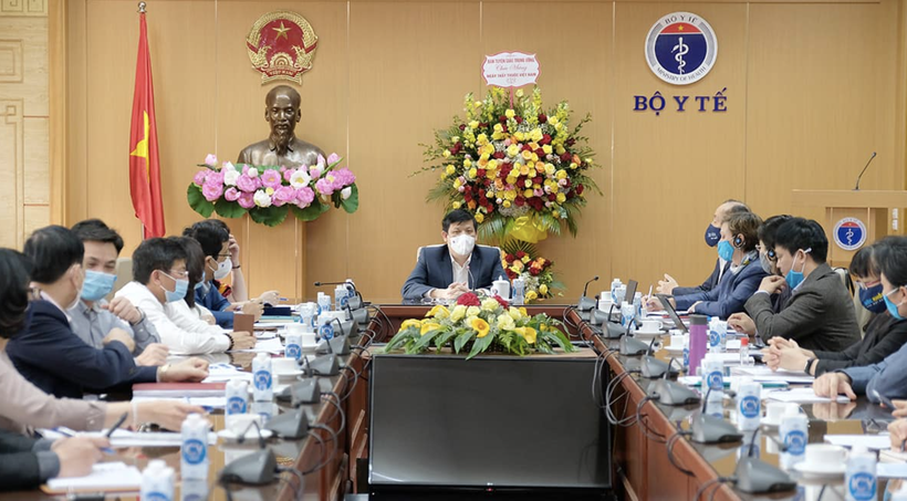 Bộ Y tế họp về tổ chức chiến dịch tiêm chủng vaccine phòng COVID-19 ở Việt Nam (Ảnh - Trần Minh) 
