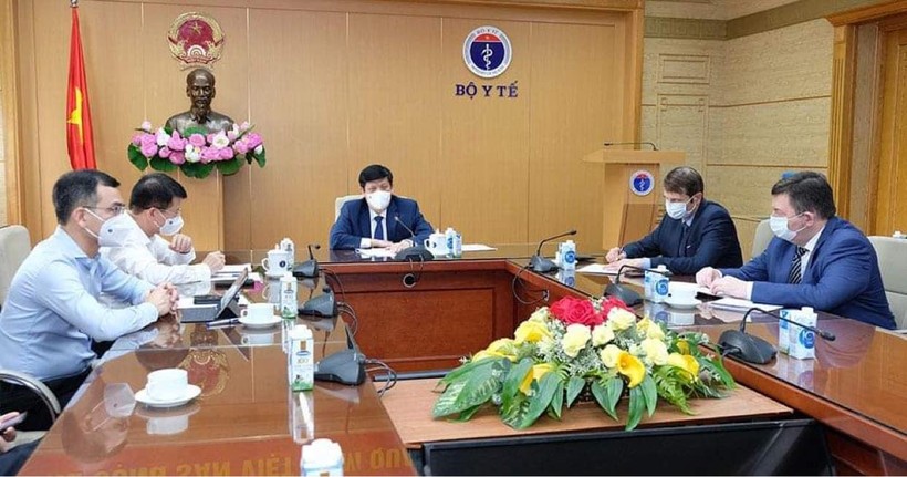 Bộ trưởng Bộ Y tế Nguyễn Thanh Long làm việc với Quỹ Đầu tư Trực tiếp Nga về vấn đề vaccine phòng COVID-19 (Ảnh - Trần Minh) 
