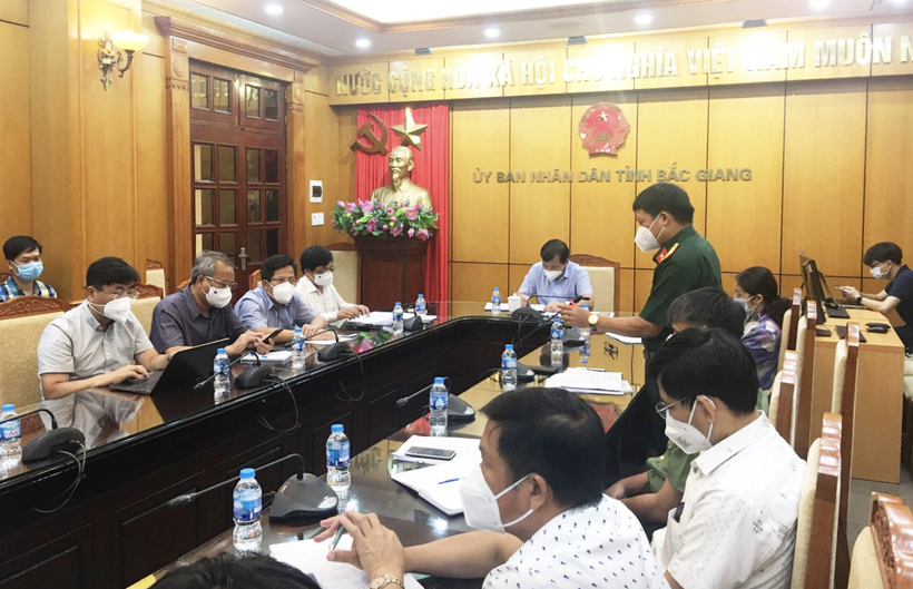 UBND tỉnh Bắc Giang họp với Bộ phận thường trực đặc biệt Bộ Y tế (Ảnh - Hoàng Dương) 