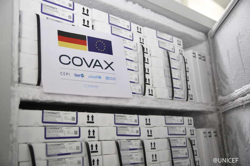 Lô vaccine COVID-19 được hỗ trợ qua cơ chế COVAX về đến Việt Nam (Ảnh - UNICEF) 