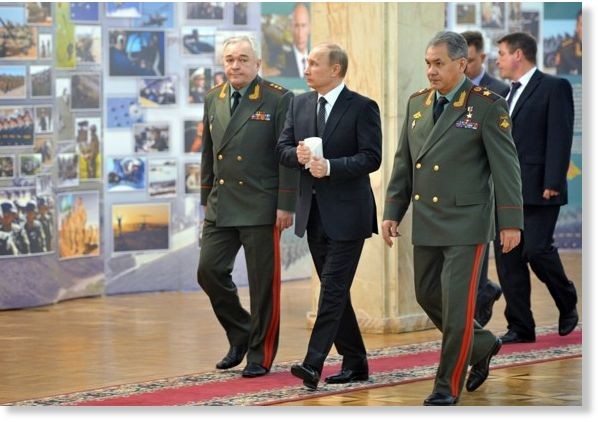 Tổng thống Nga Putin và các quan chức quân sự cấp cao.