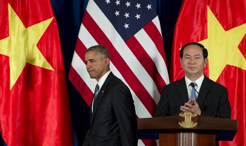 Tổng thống Mỹ Obama sau khi kết thúc bài phát biểu tại Phủ Chủ tịch ở Hà Nội ngày 23/5/2016.