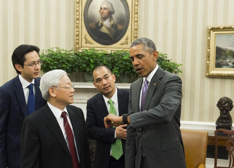 Ông An Phạm phiên dịch cho lãnh đạo Mỹ khi nói chuyện với các quan chức, lãnh đạo hàng đầu của Việt Nam.