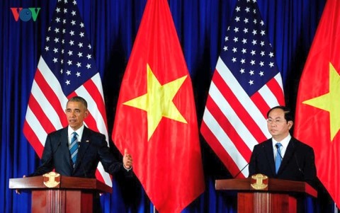 Tổng thống Mỹ Barack Obama và Chủ tịch nước Trần Đại Quang tại buổi họp báo chung ngày 23/5.