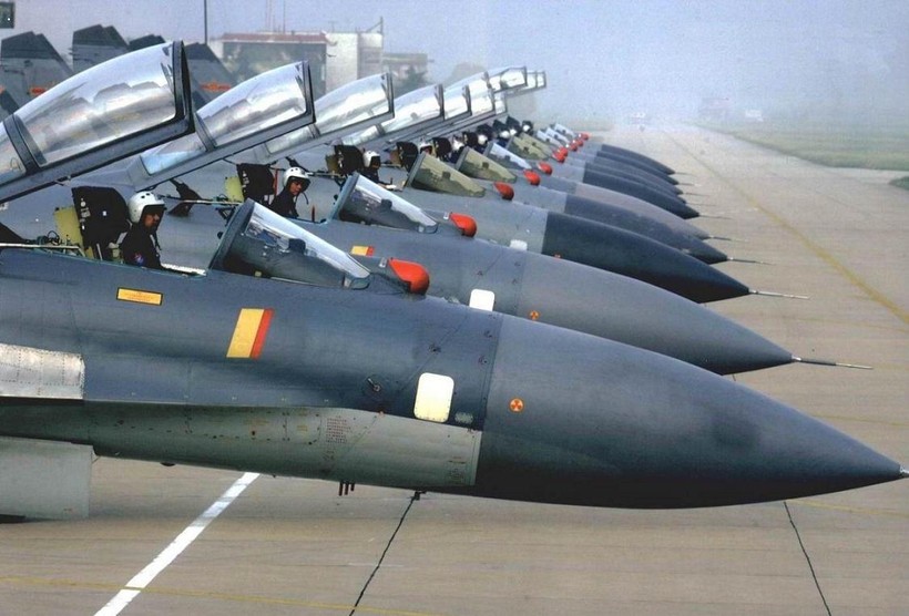 Một phi đội máy bay chiến đấu của Không quân Trung Quốc.