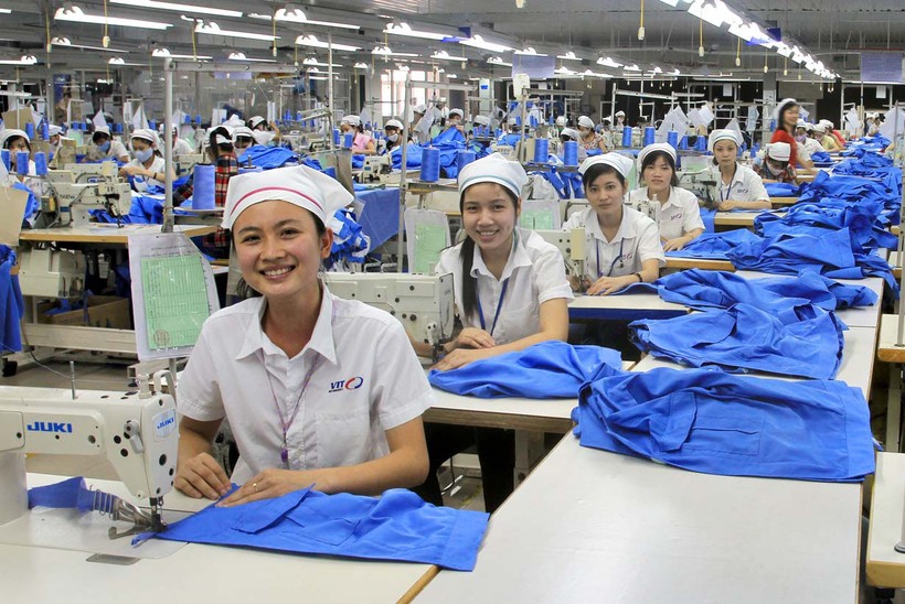 Công nhân lao động kỹ thuật của ngành dệt may Việt Nam (ảnh minh họa VietQ) 