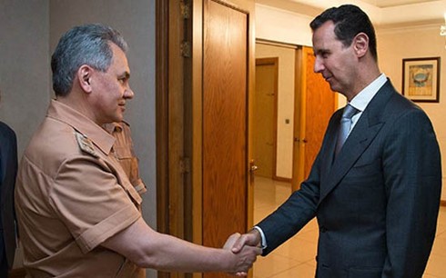 Bộ trưởng Quốc phòng Nga Shoigu và Tổng thống Syria Assad.
