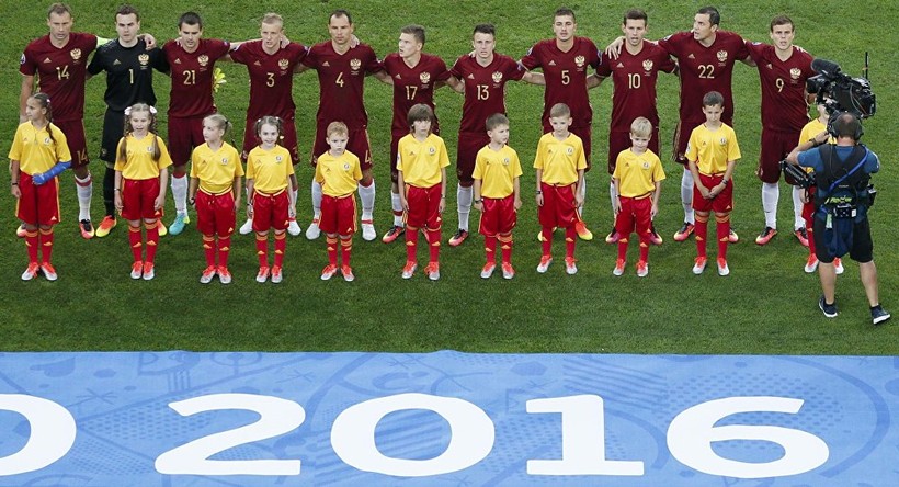 UEFA cấm đội tuyển quốc gia Nga tưởng nhớ các em bé tử nạn ở Karelia.