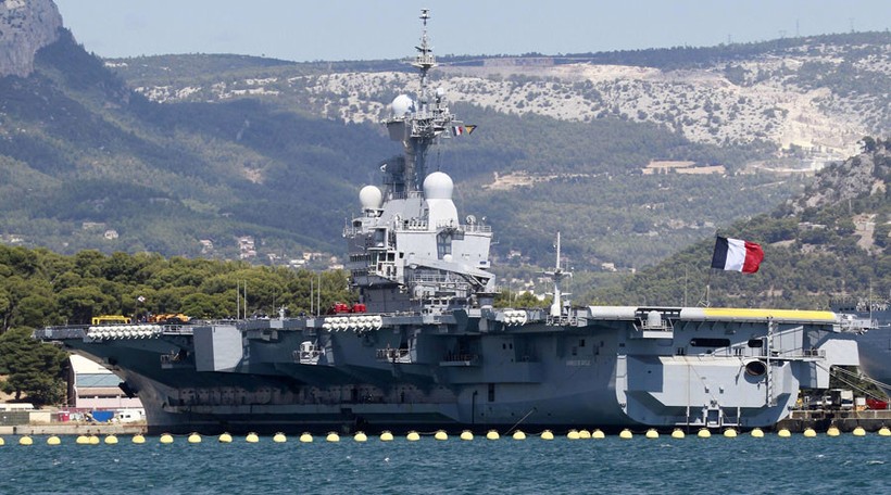 Pháp sẽ đưa tàu sân bay Charles de Gaulle trở lại Trung Đông