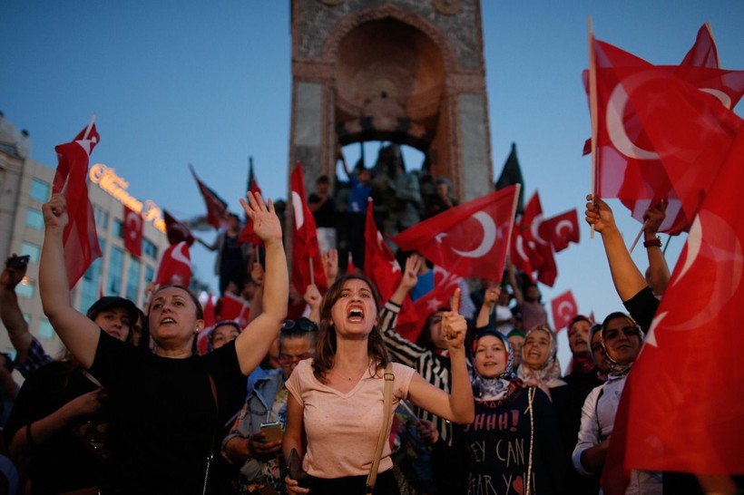 Đảo chính ở Thổ Nhĩ Kỳ có thể đã được dàn dựng tinh vi?
