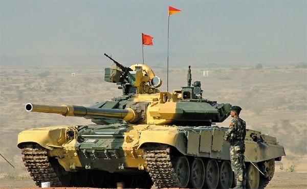 Ấn Độ triển khai gần 100 xe tăng tới biên giới giáp Trung Quốc