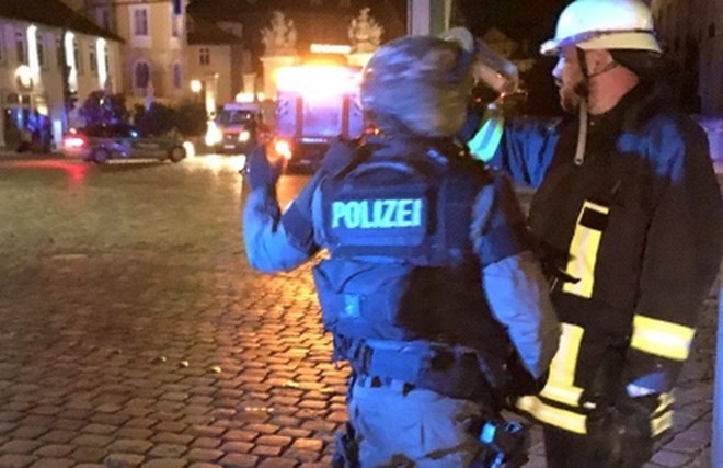 Lực lượng cảnh sát đặc biệt tại trung tâm thành phố Ansbach.(Nguồn: nordbayern.de).