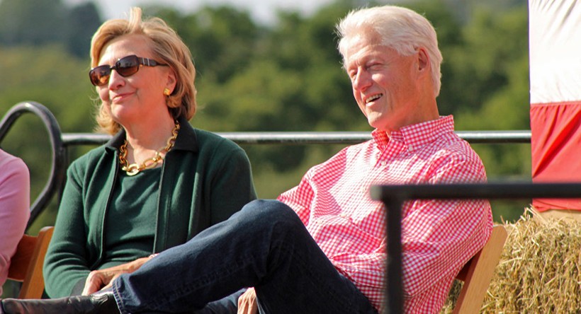 Vợ chồng ​cựu Tổng thống Bill Clinton. 