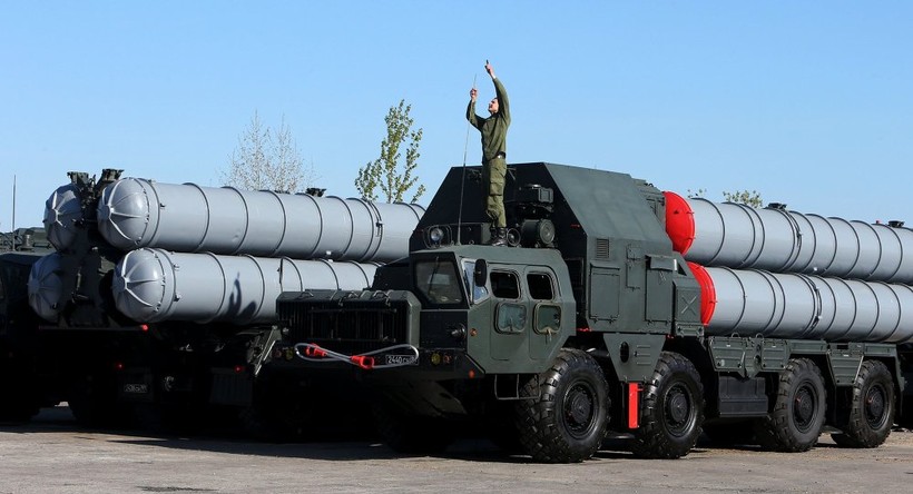 Nga lưu giữ, không sử dụng các tên lửa S-300 của Ukraine.