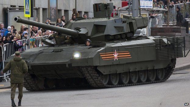 Quân đội Nga ký hợp đồng cung cấp lô xe tăng Armata đầu tiên.