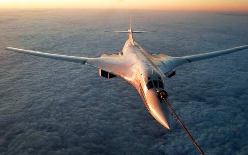 Nga bác thông tin máy bay ném bom bay sát máy bay dân sự
