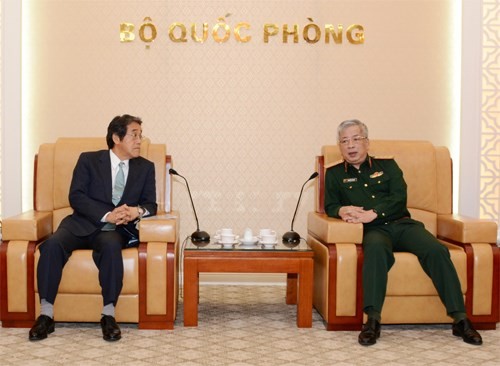  Thượng tướng Nguyễn Chí Vịnh tiếp Đại sứ Umeda Kunio.