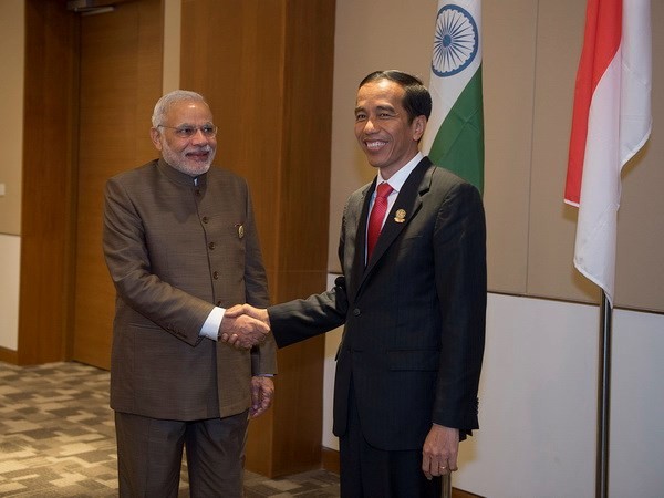 Tổng thống Indonesia Joko Widodo và Thủ tướng Ấn Độ Narendra Modi. (Nguồn: Berita Daerah)