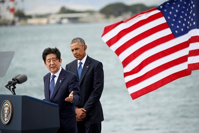 Thủ tướng Nhật và Tổng thống Mỹ trong chuyến thăm lịch sử tới Trân Châu Cảng.