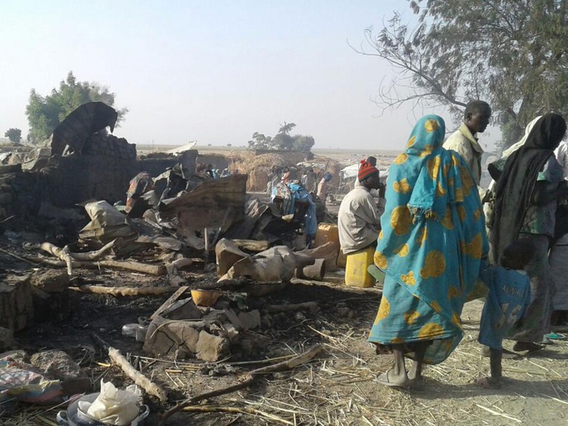 Máy bay quân sự Nigeria ném bom nhầm vào trại tị nạn, hơn 100 người chết