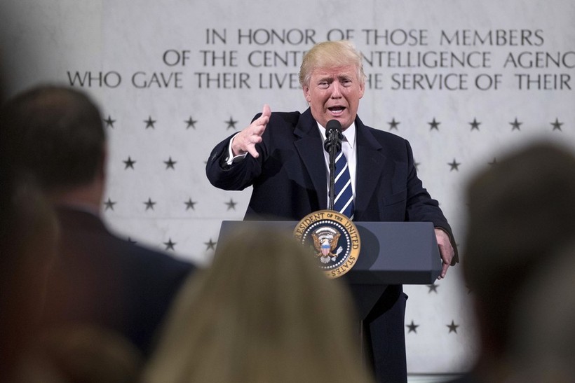 Tổng thống Donald Trump đến tổng hành dinh CIA, chỉ trích truyền thông Mỹ.