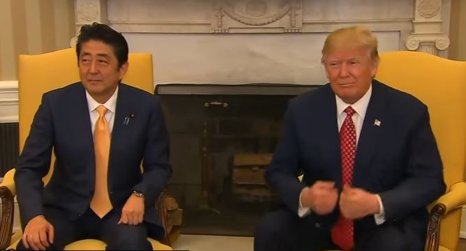 Tổng thống Mỹ Trump gặp Thủ tướng Nhật Shinzo Abe tại Nhà Trắng