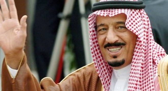 Tân vương Saudi Arabia gây sốt khi phát không 32 tỷ USD cho dân