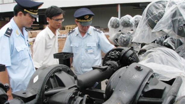 Việt Nam nhập khẩu một lượng lớn máy móc, thiết bị, phụ tùng từ Trung Quốc