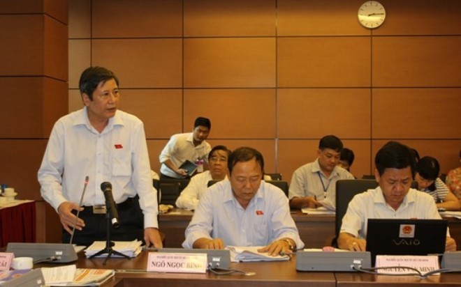 Ông Trần Thanh Hải, Phó Chủ tịch Tổng LĐLĐ Việt Nam, phát biểu tại phiên thảo luận tổ sáng 22-5