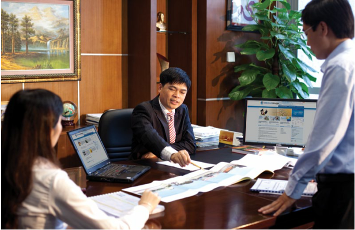 Ông Nguyễn Xuân Sơn khi còn đảm nhiệm chức vụ Tổng giám đốc OceanBank (Ảnh: Báo cáo thường niên OJB)