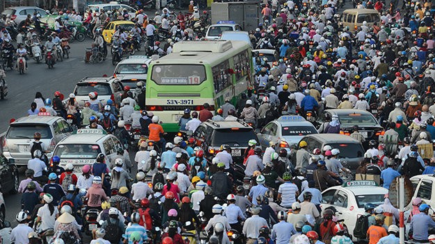 Kiến nghị Thủ tướng tạm thời dừng thu phí đường bộ với xe máy từ ngày 1-1-2016 