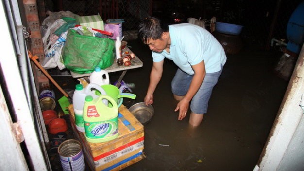 Nhà người dân ở vùng quy hoạch “treo” thuộc khu phố 7, P.Thống Nhất, TP Biên Hòa (Đồng Nai) bị nước mưa tràn vào gây ngập