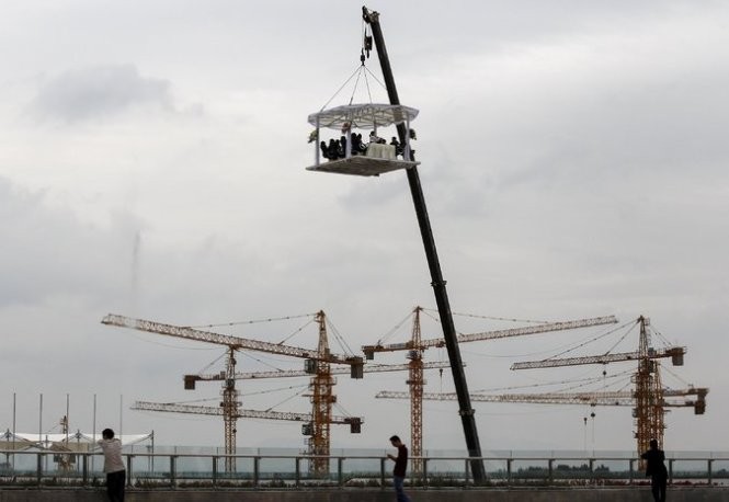 Một công trình xây dựng ở Côn Minh. Tăng trưởng Trung Quốc đang cho thấy nhiều dấu hiệu xấu Ảnh: Reuters