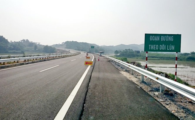 Khu vực xuất hiện vết nứt thuộc đoạn đường theo dõi lún - Ảnh: Tổng công ty Đầu tư phát triển đường cao tốc Việt Nam