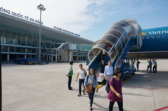 Hành khách của Vietnam Airlines tại Sân bay Tân Sơn Nhất 