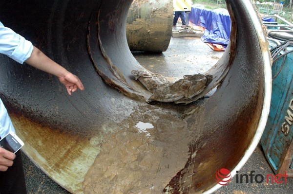 Vị trí vỡ đường ống dẫn nước sạch sông Đà về Hà Nội.