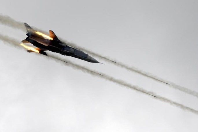 Máy bay ném bom Su-24 của Nga - Ảnh: Reuters