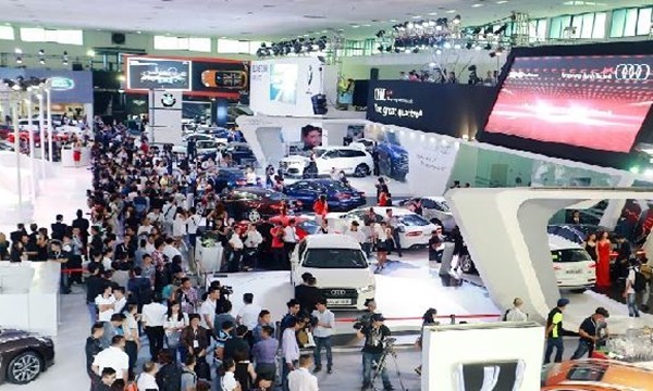 Đại gia Hà Thành chi tiền sắm 200 ôtô sang chỉ trong 5 ngày